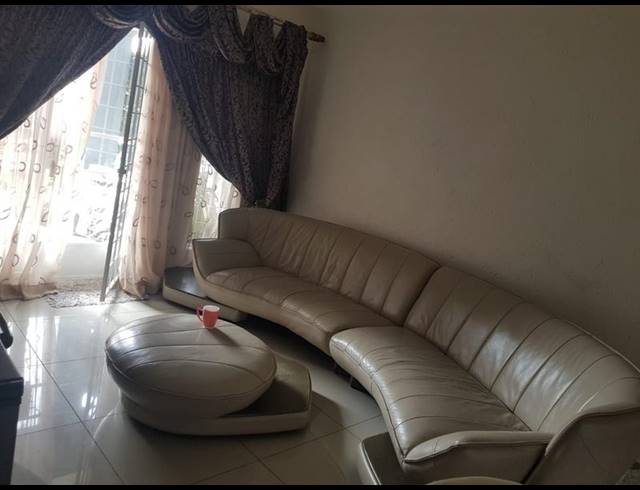 2 BEDROOM APARTMENT FOR SALE IN RANDBURG CENTRAL